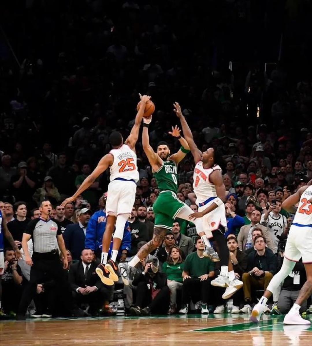开云在线-纽约尼克斯发布备战花絮,加时末段强势反弹,NBA季后赛任务艰巨,球探报告显示潜力的简单介绍